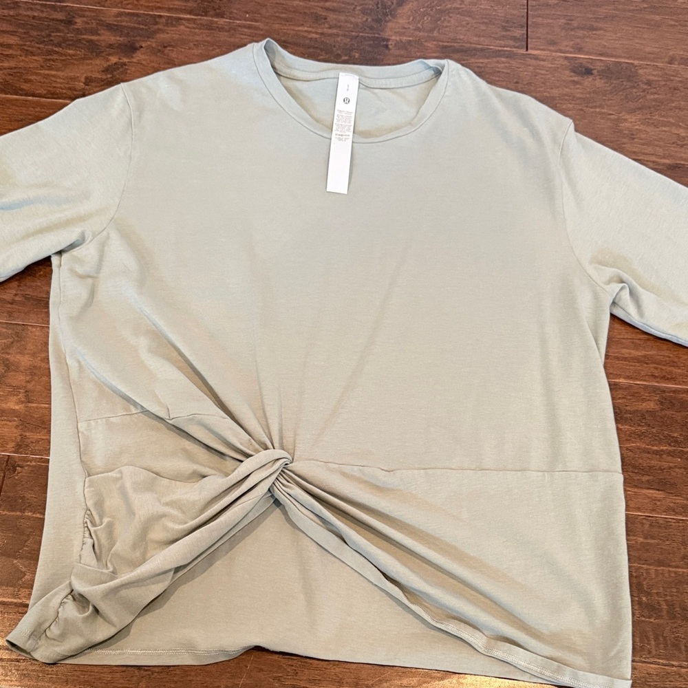Lululemon Women's Gray/Green Twist Front Top
